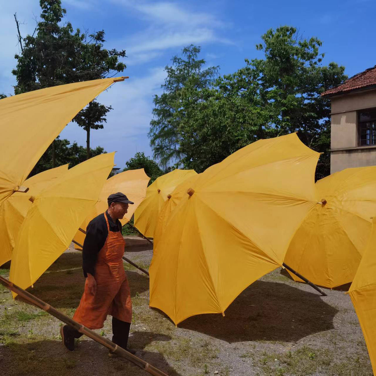Handcrafted Traditional Yellow Umbrella – Ideal for Garden, Pavilion, or Antique-Inspired Outdoor Spaces